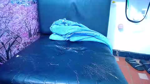 Snapshot of chiky_nastyy chatting on November 28, 2025, 4:31 pm Chikys online show from November 28, 2025, 4:31 pm