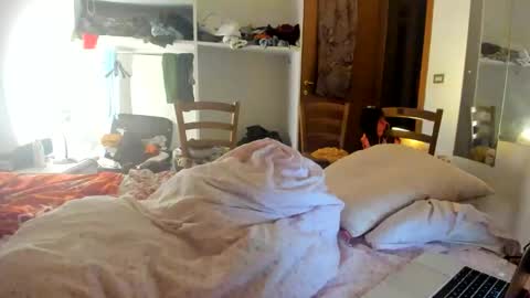 Snapshot of chillwithcamii chatting on September 17, 2025, 4:14 am yoursensualparadise online show from September 17, 2025, 4:14 am