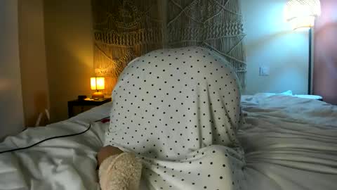 Snapshot of chillwithcamii chatting on November 8, 2025, 12:05 pm yoursensualparadise online show from November 8, 2025, 12:05 pm