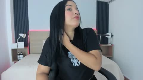 Snapshot of chiqui_milk1 chatting on October 14, 2025, 7:25 pm Chiqui online show from October 14, 2025, 7:25 pm