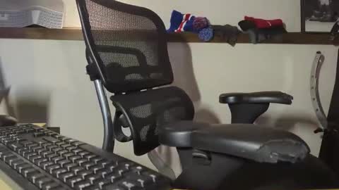 Snapshot of chitownburb chatting on January 19, 2025, 6:20 am chitownburb online show from January 19, 2025, 6:20 am