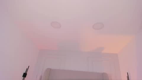 Chloe online show from November 30, 2025, 9:35 am