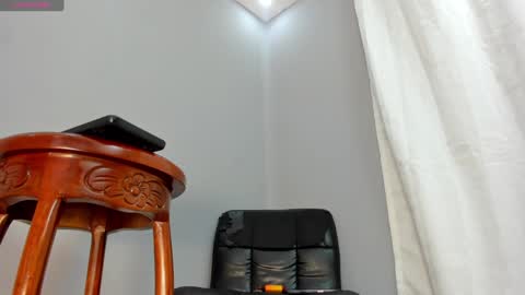 Chloe online show from December 6, 2024, 11:03 pm