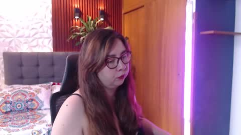 Snapshot of chloe_prg chatting on February 17, 2025, 3:53 pm chloe_prg online show from February 17, 2025, 3:53 pm