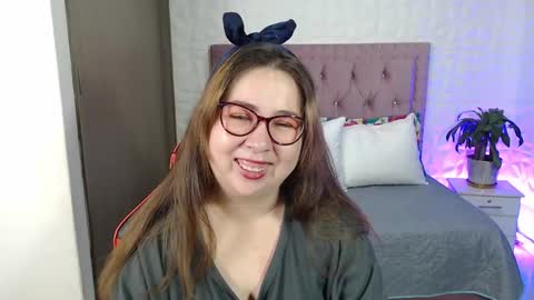 Snapshot of chloe_prg chatting on February 22, 2025, 12:51 pm chloe_prg online show from February 22, 2025, 12:51 pm