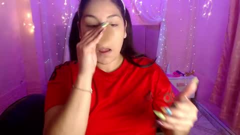 chloe_smith5 online show from September 24, 2025, 1:47 pm