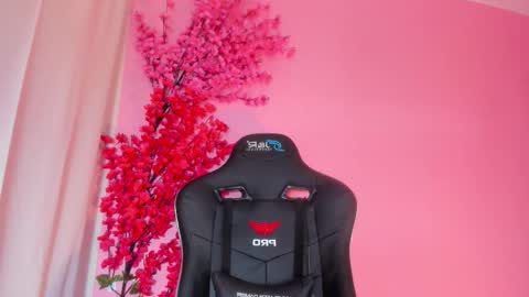 Chloe Miller  online show from December 21, 2025, 4:41 am