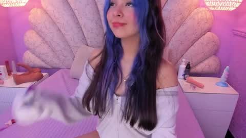 Snapshot of chloe_watson_ chatting on December 21, 2024, 8:54 pm online show from December 21, 2024, 8:54 pm