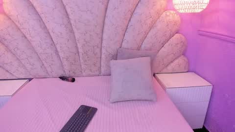 Snapshot of chloe_watson_ chatting on February 5, 2025, 10:55 pm online show from February 5, 2025, 10:55 pm