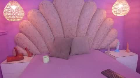 Snapshot of chloe_watson_ chatting on February 15, 2025, 7:28 pm online show from February 15, 2025, 7:28 pm