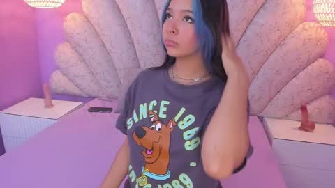 Snapshot of chloe_watson_ chatting on February 18, 2025, 6:26 pm online show from February 18, 2025, 6:26 pm