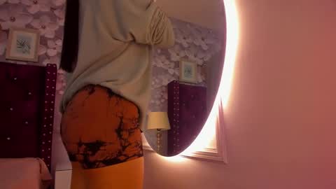 Snapshot of chloe_watson_ chatting on September 24, 2025, 2:37 am online show from September 24, 2025, 2:37 am