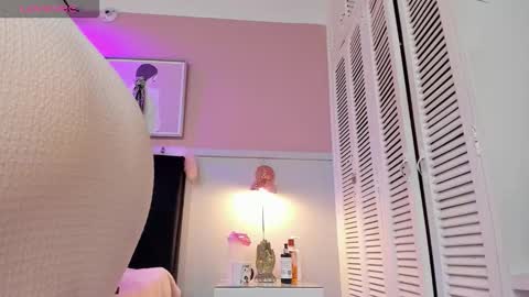 Snapshot of chloe_watson_ chatting on October 25, 2025, 2:35 pm online show from October 25, 2025, 2:35 pm