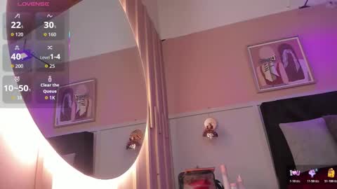 Snapshot of chloe_watson_ chatting on November 6, 2025, 7:48 pm online show from November 6, 2025, 7:48 pm