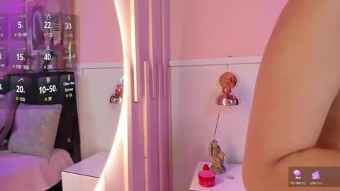 Snapshot of chloe_watson_ chatting on November 19, 2025, 7:58 pm online show from November 19, 2025, 7:58 pm