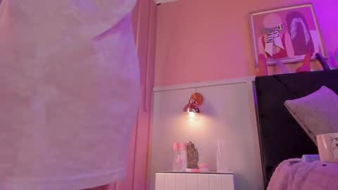 Snapshot of chloe_watson_ chatting on November 29, 2025, 8:34 pm online show from November 29, 2025, 8:34 pm