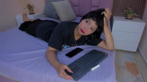 Snapshot of chloe_watson_ chatting on December 5, 2025, 2:03 pm online show from December 5, 2025, 2:03 pm