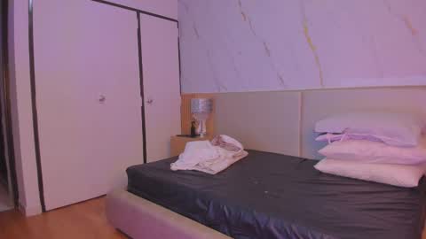 Snapshot of chloeemonroee_ chatting on November 18, 2025, 11:36 am Chloee online show from November 18, 2025, 11:36 am