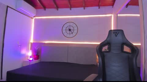 Snapshot of chloeemonroee_ chatting on November 26, 2025, 12:06 pm Chloee online show from November 26, 2025, 12:06 pm