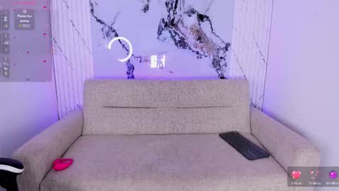 chloegils online show from September 23, 2025, 12:52 pm