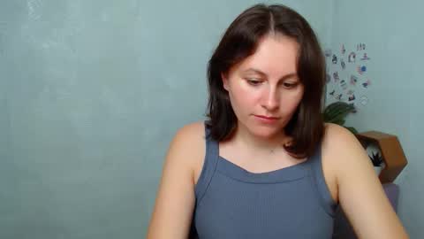 Chloe online show from November 3, 2025, 3:13 pm