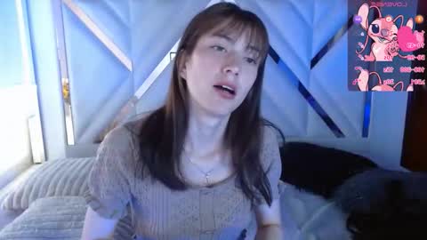 Chloe online show from November 18, 2025, 3:16 pm