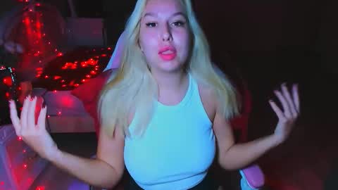 Snapshot of chloericci chatting on October 18, 2025, 2:47 am ChloeRicci online show from October 18, 2025, 2:47 am