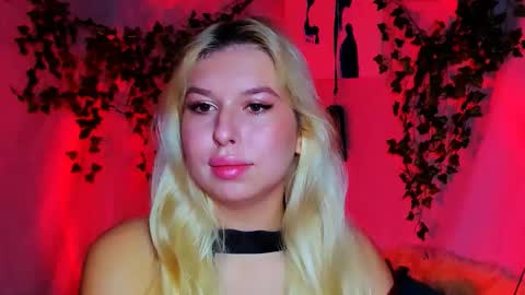 Snapshot of chloericci chatting on November 24, 2025, 10:59 am ChloeRicci online show from November 24, 2025, 10:59 am