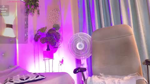 Snapshot of chloerossee chatting on October 3, 2025, 1:13 am Chloe rosse online show from October 3, 2025, 1:13 am