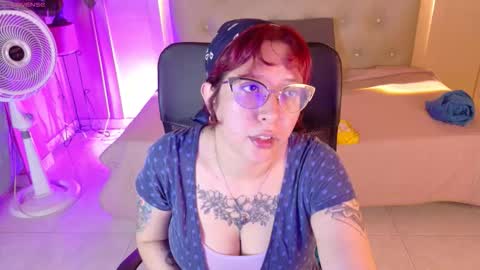 Chloe rosse online show from December 16, 2025, 1:21 am