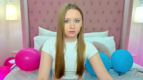 Snapshot of chloesug chatting on October 18, 2025, 7:03 pm Chloe online show from October 18, 2025, 7:03 pm