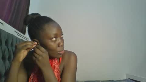 chocobear22 online show from November 25, 2025, 8:36 am