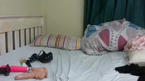 Snapshot of chocolate_candiee chatting on November 15, 2025, 11:32 pm chocolate_candiee online show from November 15, 2025, 11:32 pm