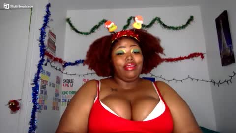 Snapshot of chocolatebunnyxx69 chatting on December 11, 2024, 12:44 am Melina online show from December 11, 2024, 12:44 am