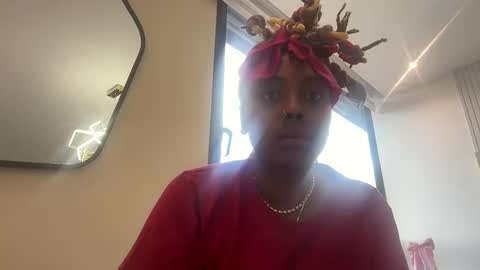 Snapshot of chocolatecakequeen chatting on December 20, 2024, 10:11 pm ChocolateCakeQueen online show from December 20, 2024, 10:11 pm