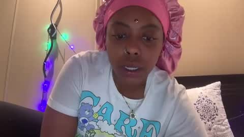 Snapshot of chocolatecakequeen chatting on December 31, 2024, 4:16 am ChocolateCakeQueen online show from December 31, 2024, 4:16 am
