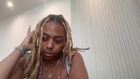 Snapshot of chocolatecakequeen chatting on January 13, 2025, 10:24 pm ChocolateCakeQueen online show from January 13, 2025, 10:24 pm