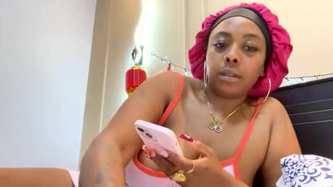 Snapshot of chocolatecakequeen chatting on February 23, 2025, 1:13 am ChocolateCakeQueen online show from February 23, 2025, 1:13 am