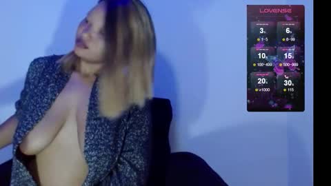 chocolatemilkebony online show from January 27, 2025, 11:43 am