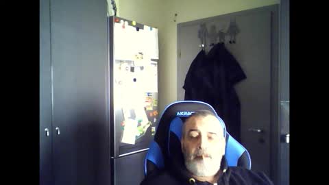 Chris online show from September 17, 2025, 9:44 am