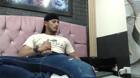 chris_dick2 online show from November 9, 2025, 6:12 am