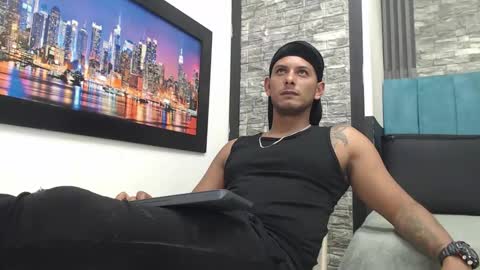 chris_dick2 online show from December 2, 2025, 7:36 am