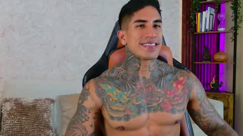 Snapshot of chris_reilly chatting on November 16, 2025, 4:07 am chris reilly online show from November 16, 2025, 4:07 am