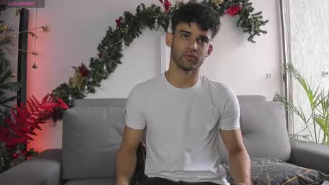 Im Chirs IM MODEL INDEPENDT online show from December 27, 2024, 6:10 pm