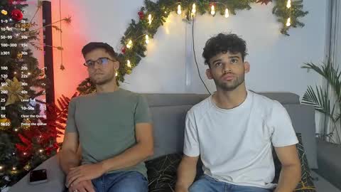 Im Chirs IM MODEL INDEPENDT online show from December 31, 2024, 3:01 am