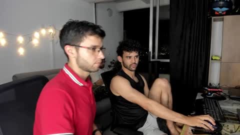 Im Chirs IM MODEL INDEPENDT online show from February 5, 2025, 2:19 am