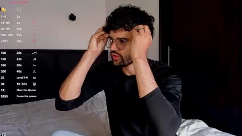 Im Chirs IM MODEL INDEPENDT online show from February 14, 2025, 9:10 pm