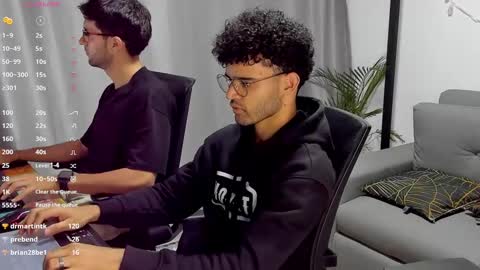 Im Chirs IM MODEL INDEPENDT online show from March 2, 2025, 12:53 am