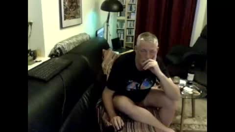 chrissell online show from December 16, 2025, 1:32 am