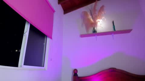 Hi dont forguet to follow me    online show from November 10, 2025, 3:38 am